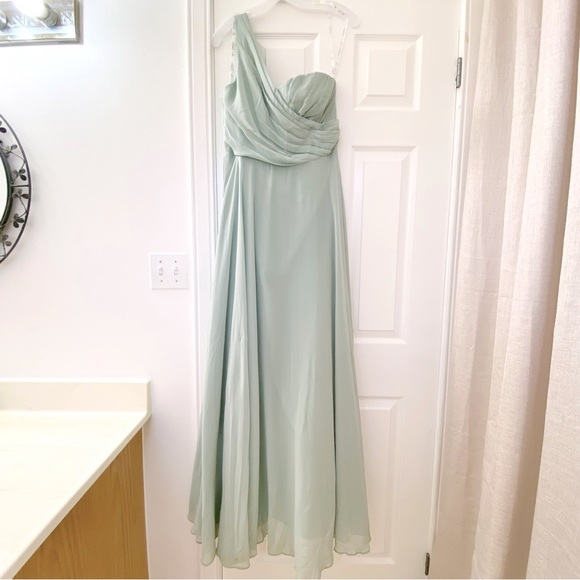 David’s Bridal Bridesmaids Dress - Size 10 - Picture 3 of 6